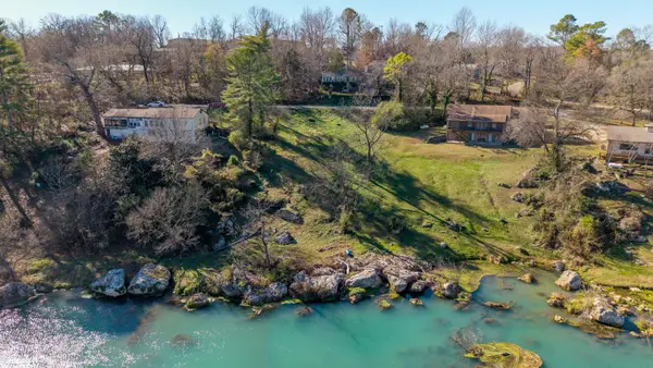 000 Riverview Drive, Mammoth Spring, AR 72554