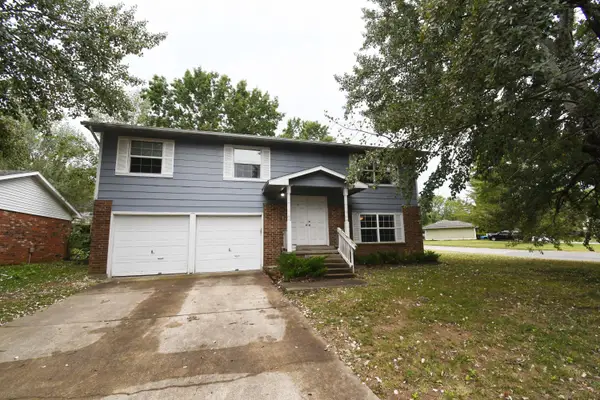 3120 W Countryside Drive, Springfield, MO 65807