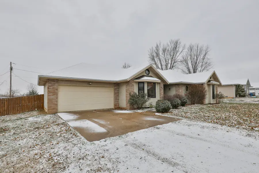 517 S Lincoln Avenue, Strafford, MO 65757 - Image #2