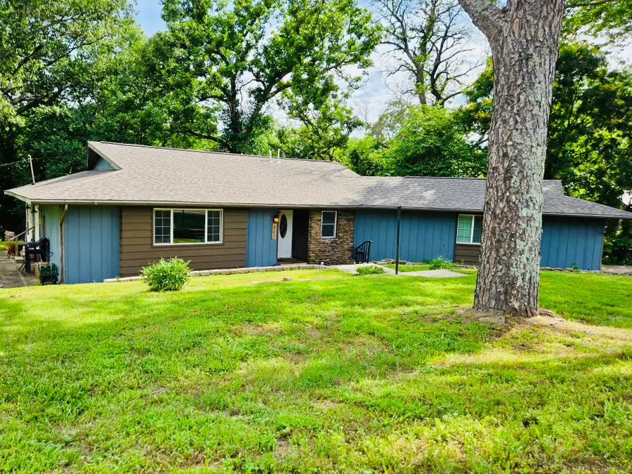 802 Hickory Street, Cassville, MO 65625 - Image #2