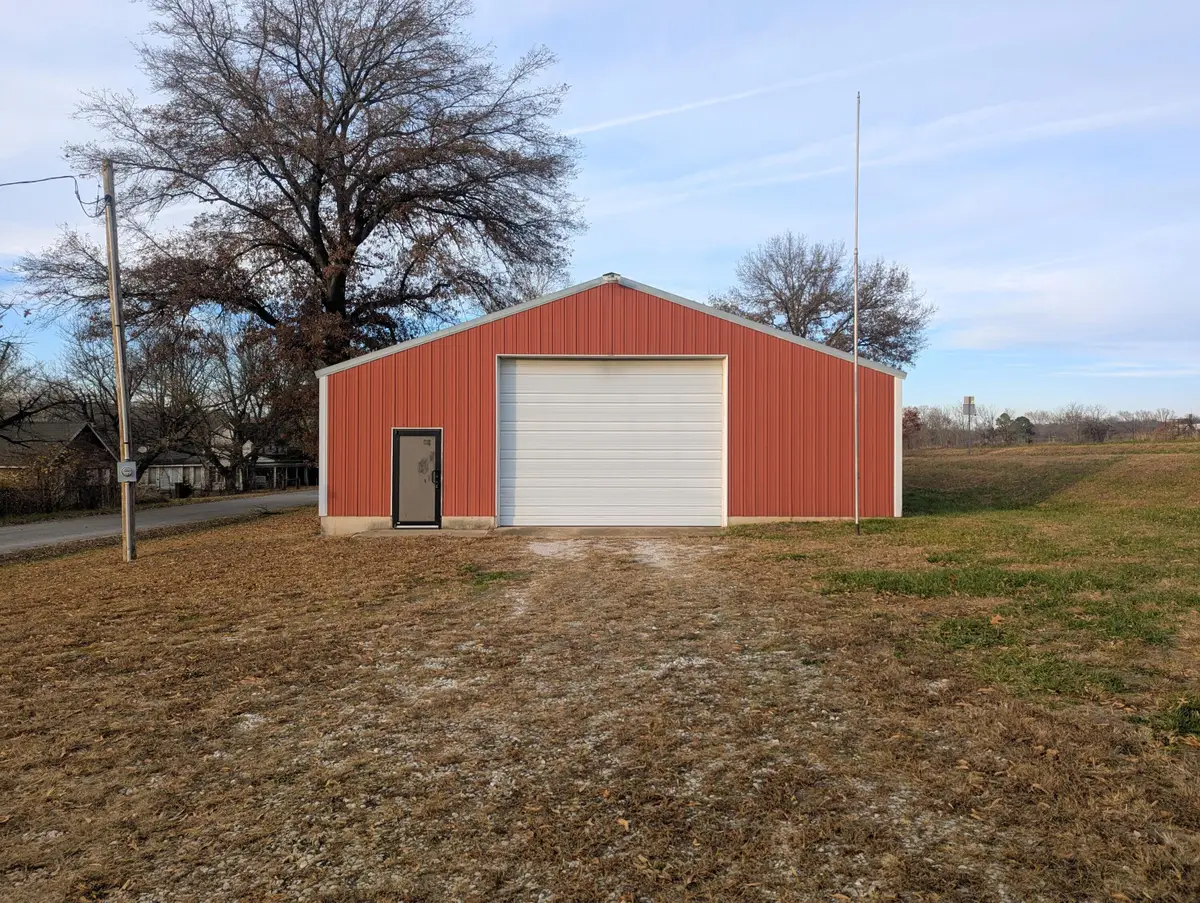 000 S 28th Road, Dunnegan, MO 65640 - Image #1
