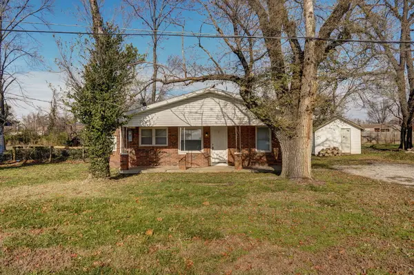 4221 W Maple Street, Springfield, MO 65802