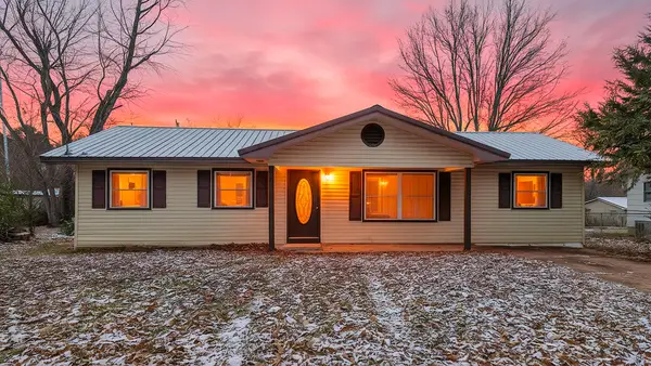 7358 West Street, Birch Tree, MO 65438