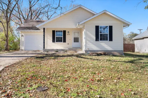 2253 N Fay Avenue, Springfield, MO 65803