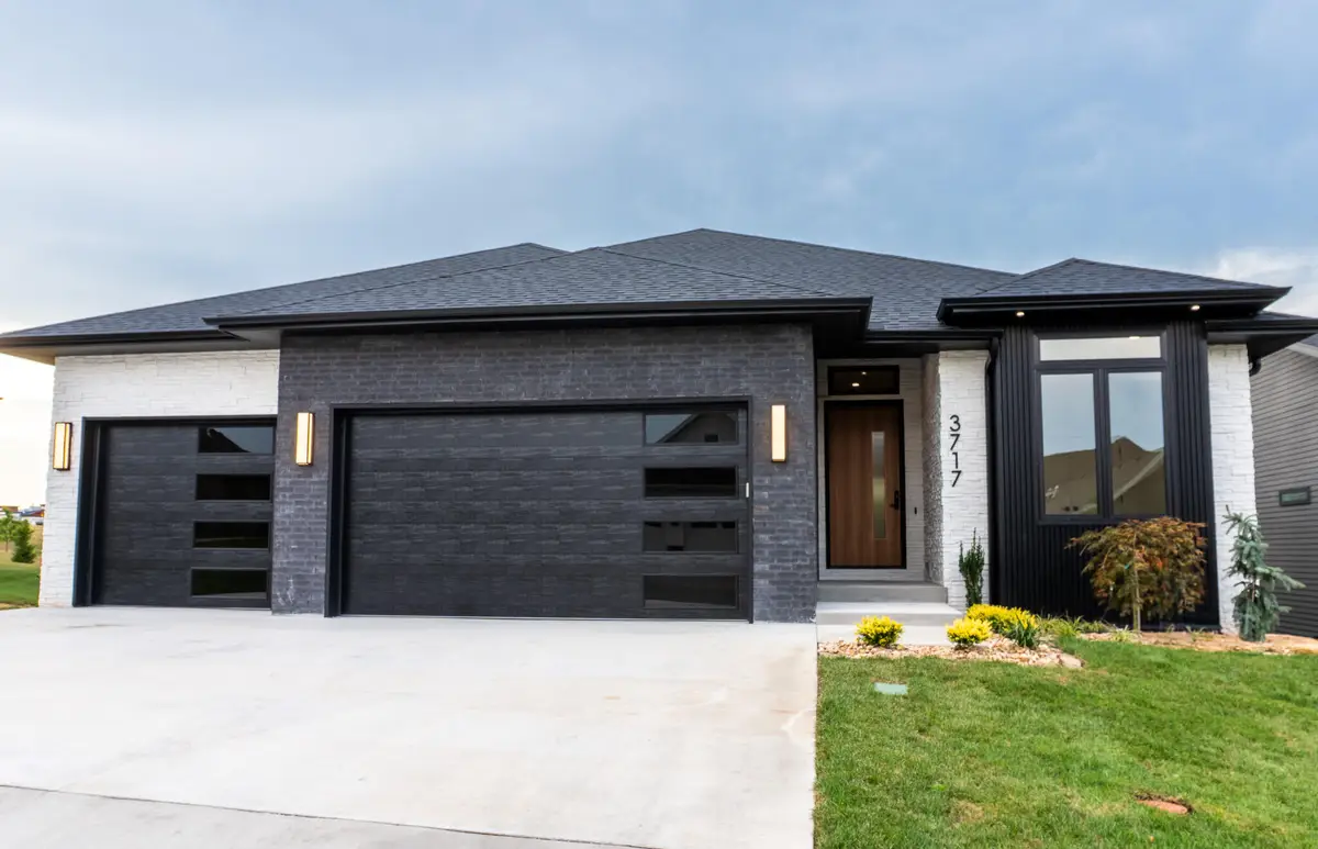 3717 E Woodhue Street, Springfield, MO 65802 - Image #1