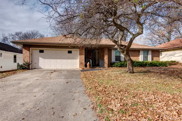 3311 S Benton Avenue, Springfield, MO 65807