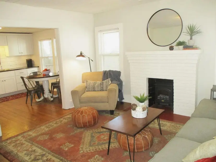 1069 S Broadway Avenue, Springfield, MO 65807 - Image #2