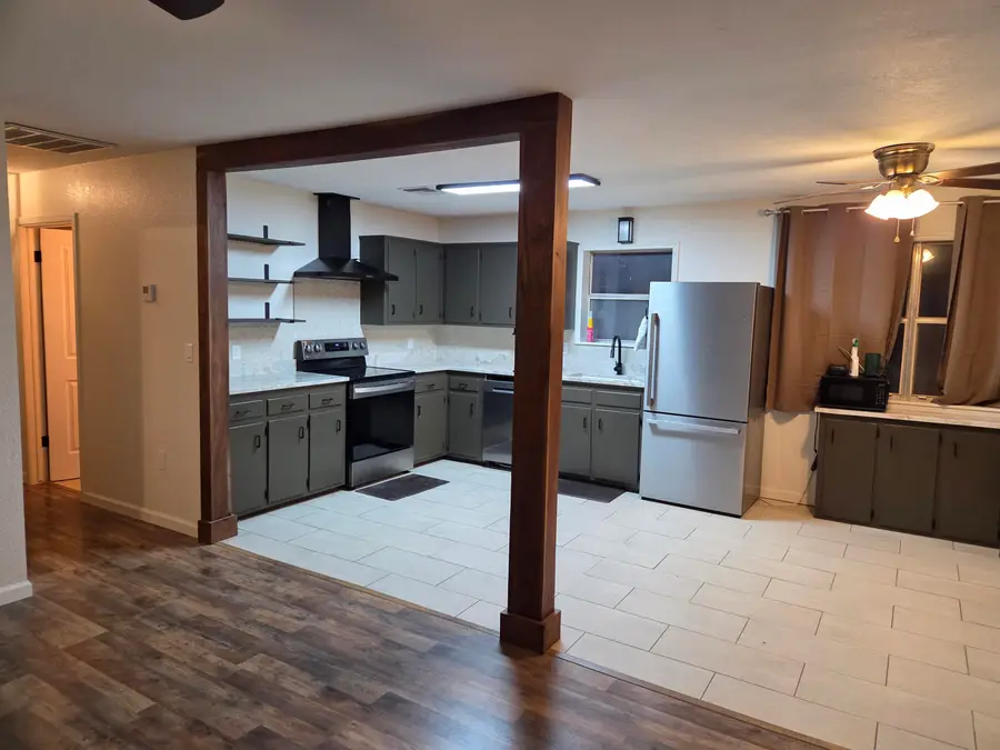 1803 S Garland Douglas Drive, Neosho, MO 64850 - Image #3