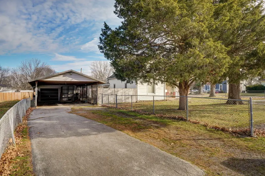 630 S Vine Street, Mount Vernon, MO 65712 - Image #2