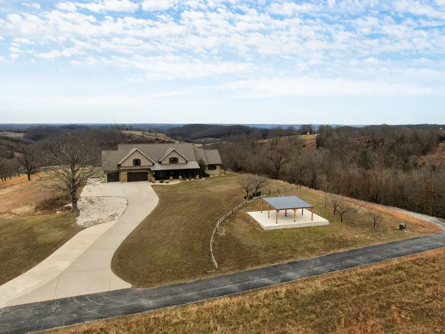 825 Legacy Farms Road, Saddlebrooke, MO 65630 - Image #2