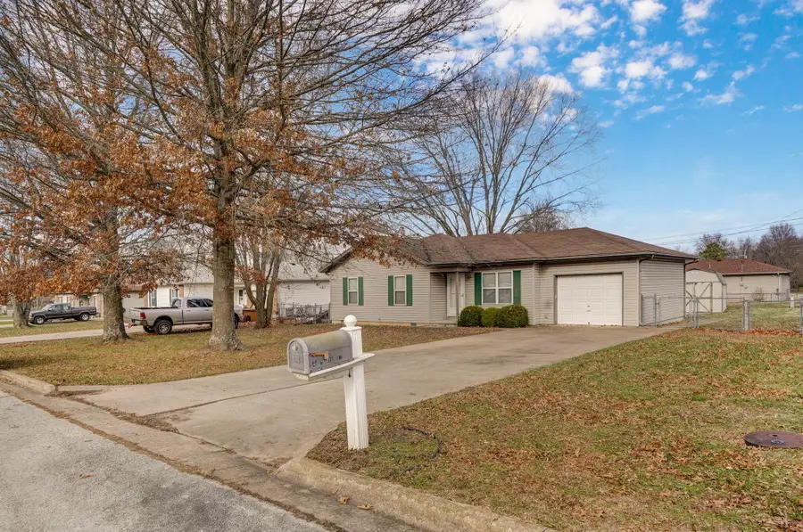 541 N Travis Street, Marshfield, MO 65706 - Image #2