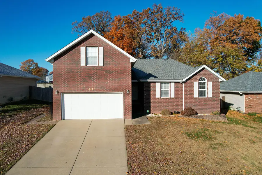 821 S Barberry Court, Nixa, MO 65714 - Image #2
