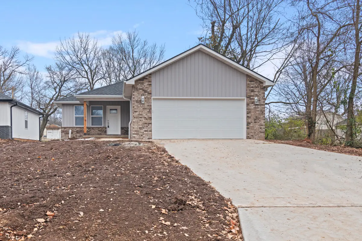 1114 S Hillcrest Avenue, Springfield, MO 65802 - Image #1