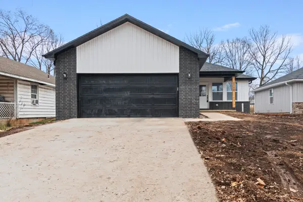 1110 S Hillcrest Avenue, Springfield, MO 65802