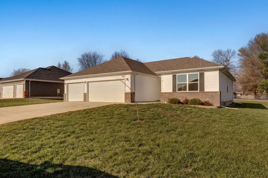 307 W Granada Street, Republic, MO 65738 - Image #2