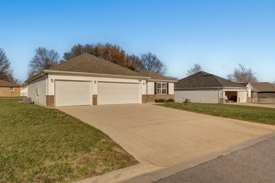 307 W Granada Street, Republic, MO 65738 - Image #3