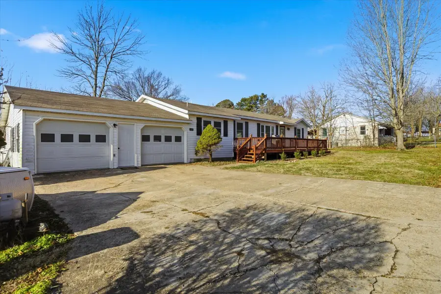 109 W Pennsylvania Street, Mansfield, MO 65704 - Image #2