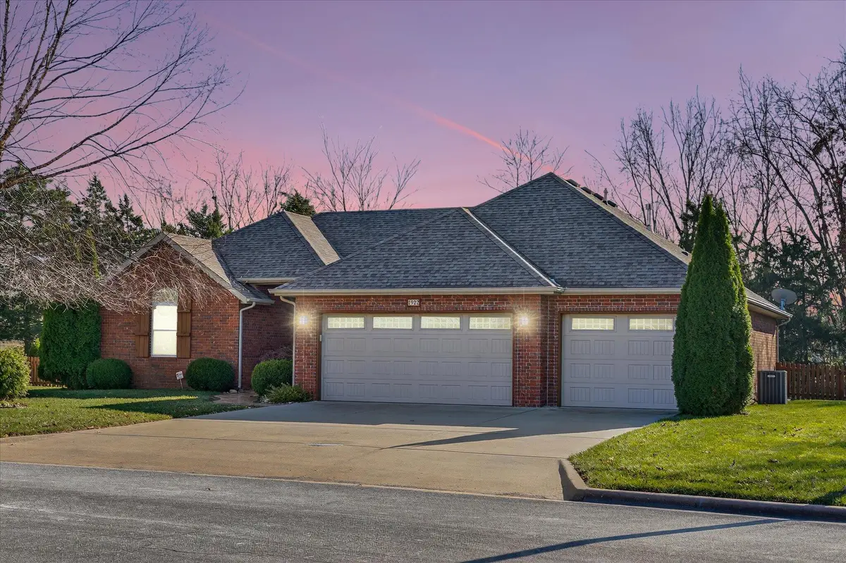 1922 N Pavilion Place, Strafford, MO 65757 - Image #1