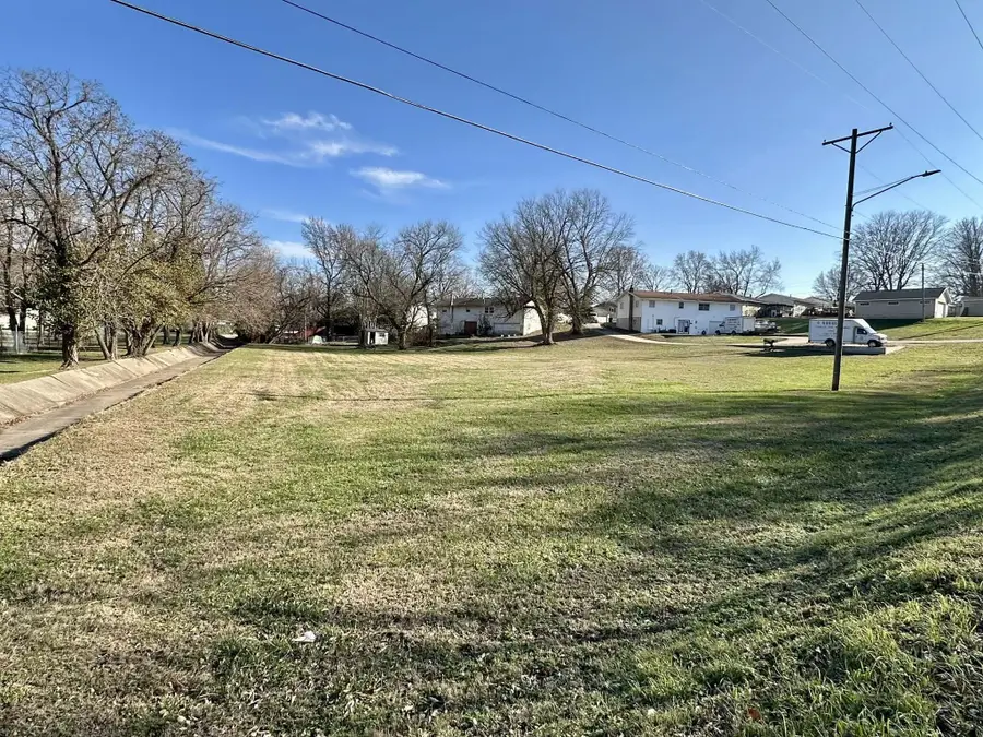 801 E Hill Street, Springfield, MO 65803 - Image #2