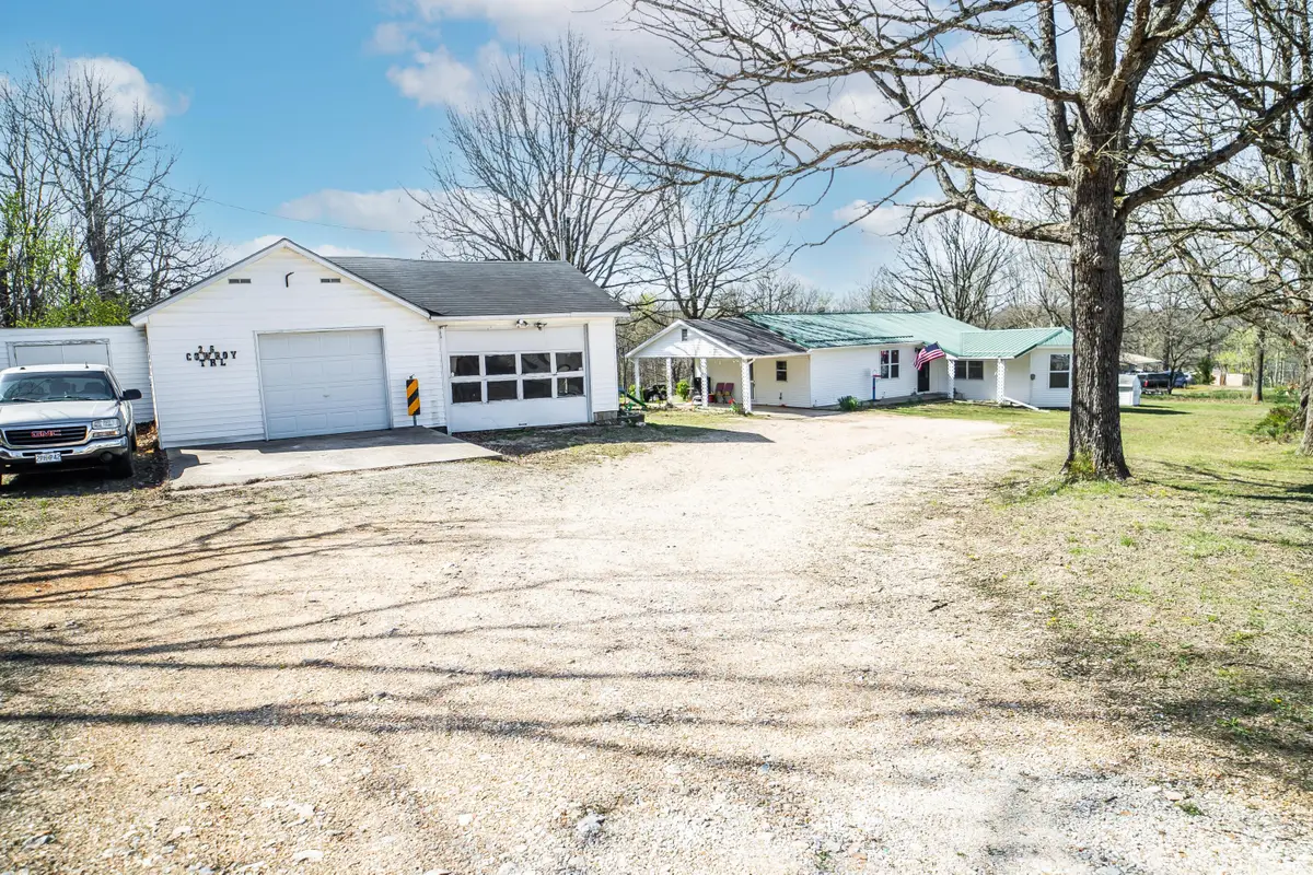 26 Cowboy Trail, Buffalo, MO 65622 - Image #1