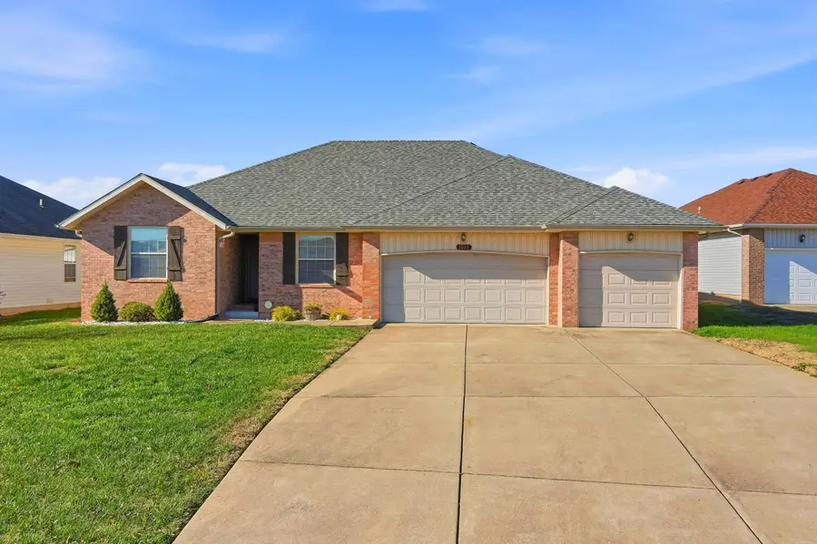1069 S Red Cedar Avenue, Springfield, MO 65802 - Image #2