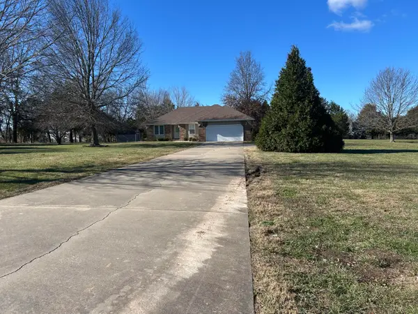 115 Cedar View Lane, Clever, MO 65631