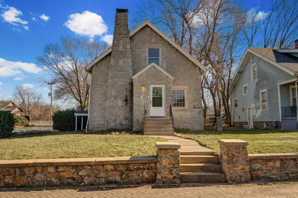 2054 N Campbell Avenue, Springfield, MO 65803