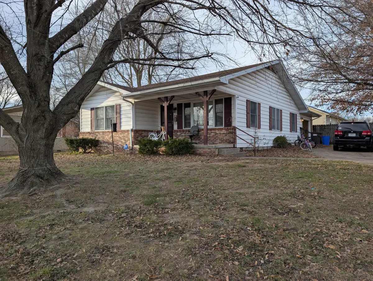 405 W Olive Street, Bolivar, MO 65613 - Image #1