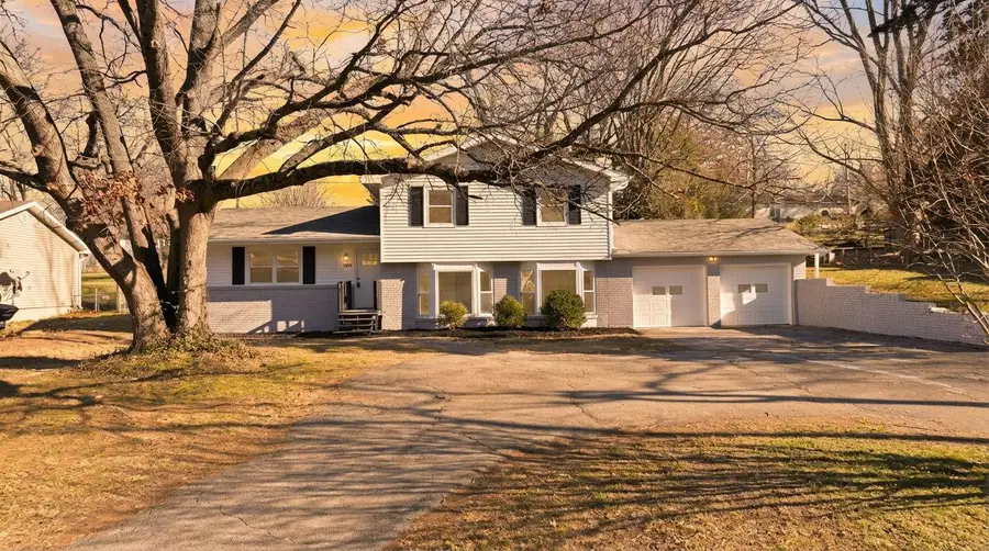 1106 S 3rd Avenue, Ozark, MO 65721 - Image #2