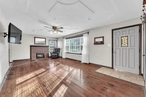 401 E Wayland Street, Springfield, MO 65807