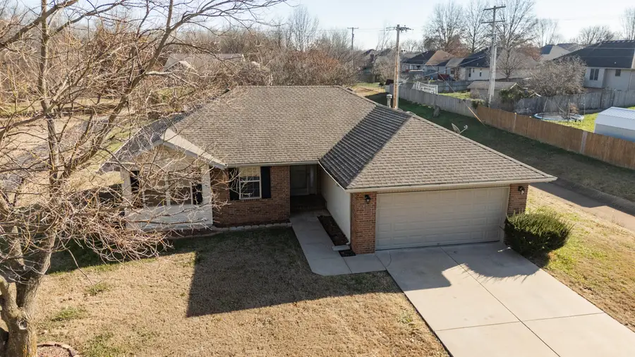 802 S Fountain Avenue, Republic, MO 65738 - Image #2