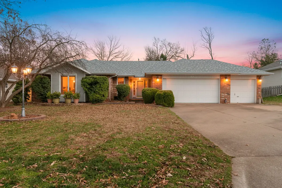 204 N Meadow Street, Nixa, MO 65714 - Image #1