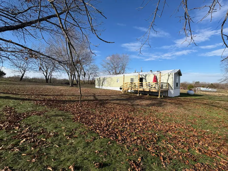 453 Savanah Road, Crane, MO 65633 - Image #2