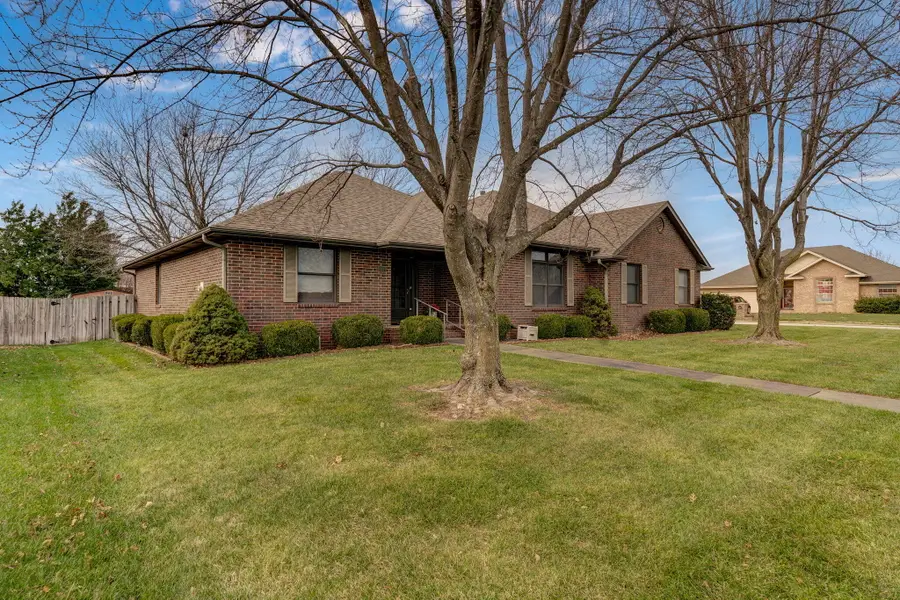 3559 S Swan Avenue, Springfield, MO 65807 - Image #2