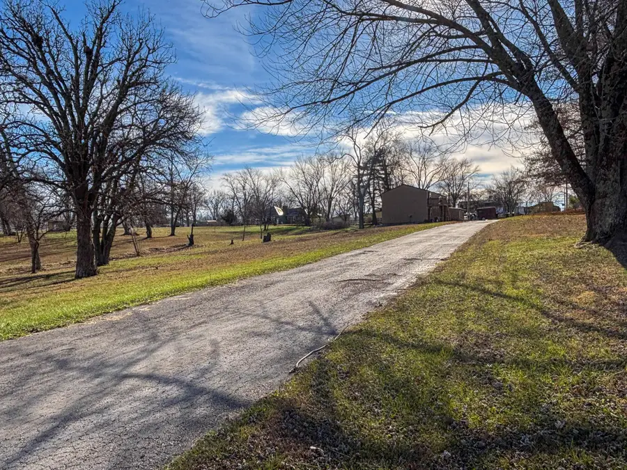 Address Withheld By Seller, Mountain Grove, MO 65711 - Image #3