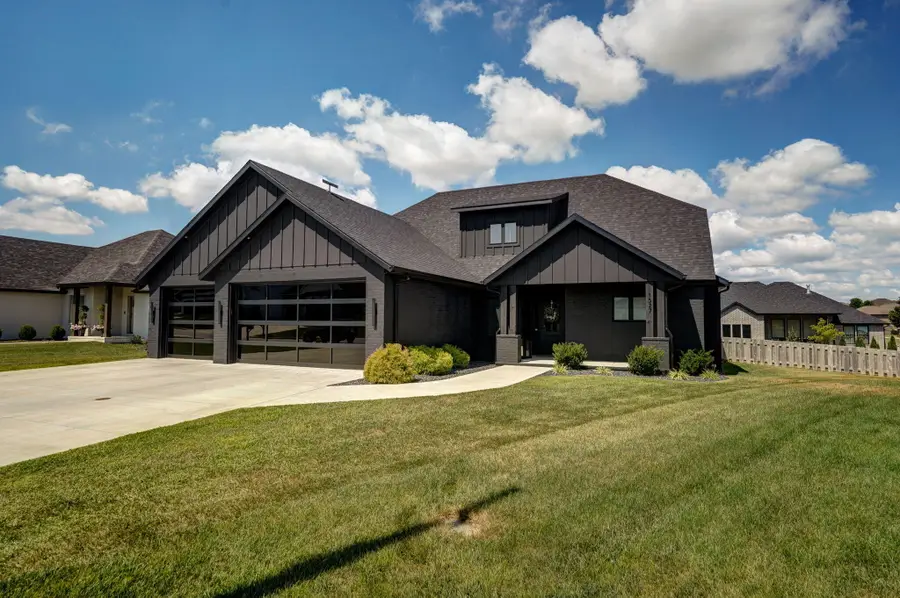 1527 N Edgemont Circle, Springfield, MO 65802 - Image #2