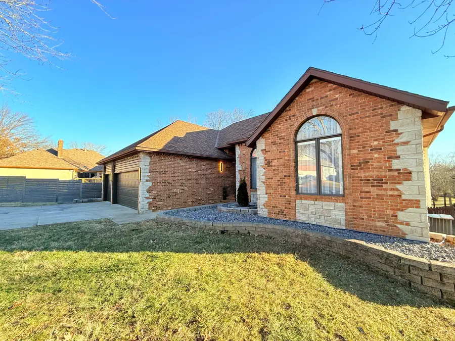 4916 S Buckingham Lane, Springfield, MO 65810 - Image #3