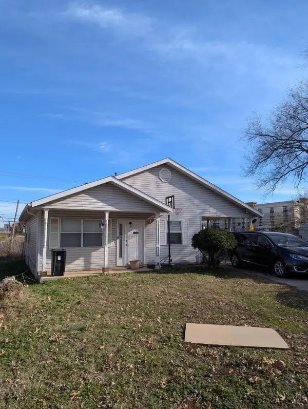 1658 E Nora Street, Springfield, MO 65803