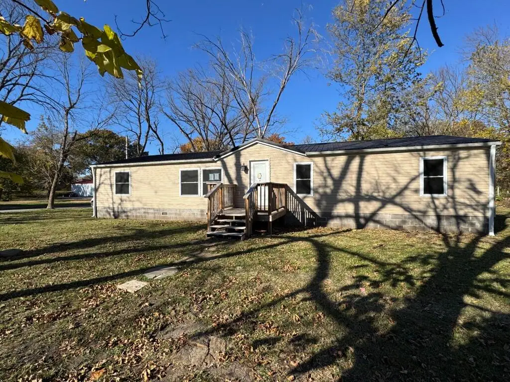 601 E Floral Street, Nevada, MO 64772 - Image #1