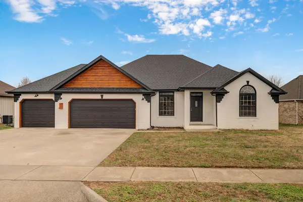 194 Meadowlark, Willard, MO 65781