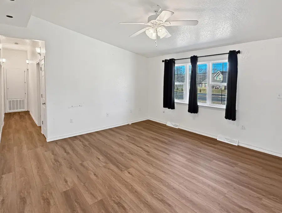 2521 S Schifferdecker Avenue, Joplin, MO 64804 - Image #2