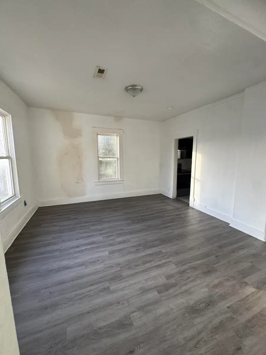 1511 N Lyon Avenue, Springfield, MO 65803 - Image #3