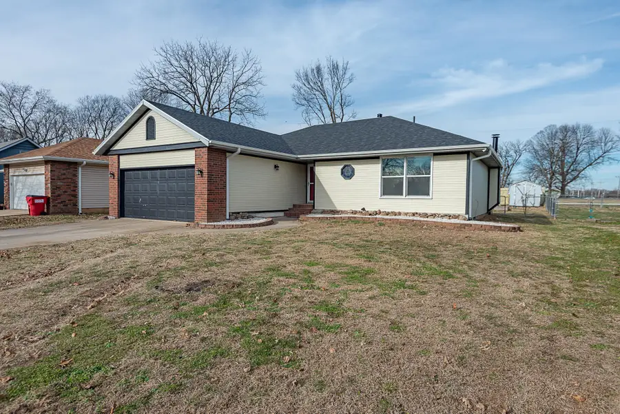 3313 W Camelot Street, Springfield, MO 65807 - Image #2