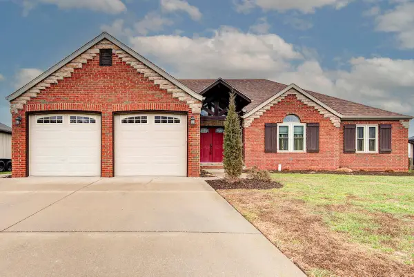 1443 Woodland Road, Marshfield, MO 65706