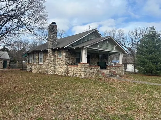 202 N Maple Avenue, Joplin, MO 64801 - #2