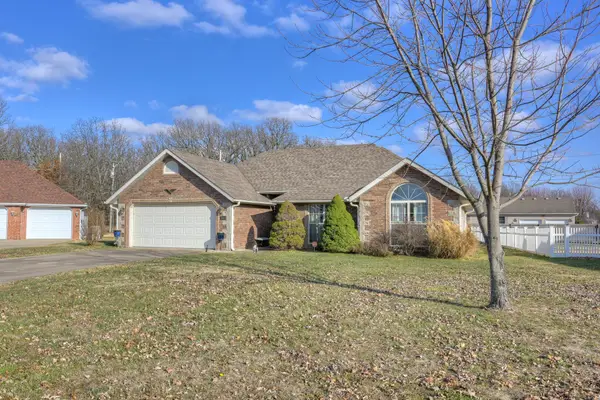 1003 Greenbrook Drive, Neosho, MO 64850