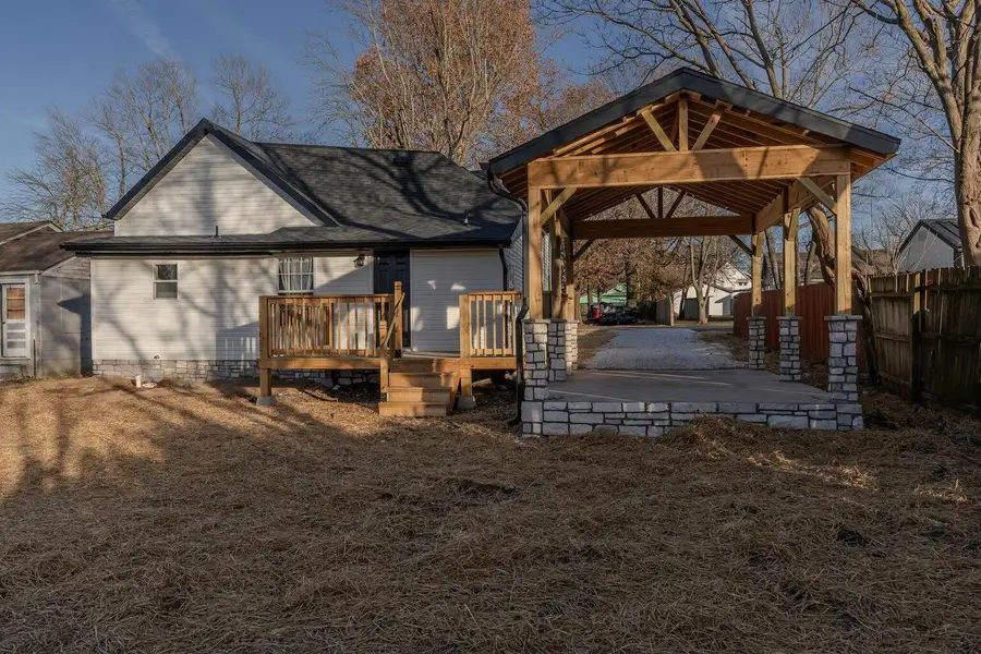 825 S Park Avenue, Aurora, MO 65605 - #3