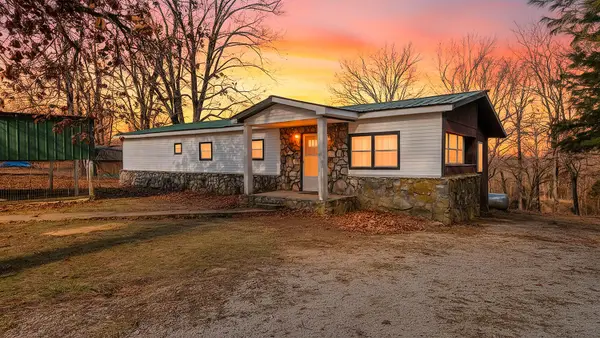 951 Aa Highway, Alton, MO 65606