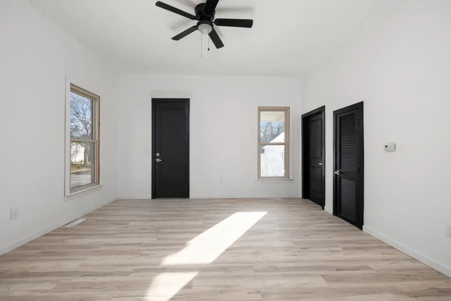 1077 E Blaine Street, Springfield, MO 65803 - Image #2