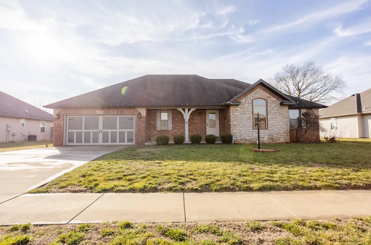2002 E Greenwich Drive, Ozark, MO 65721 - Image #1